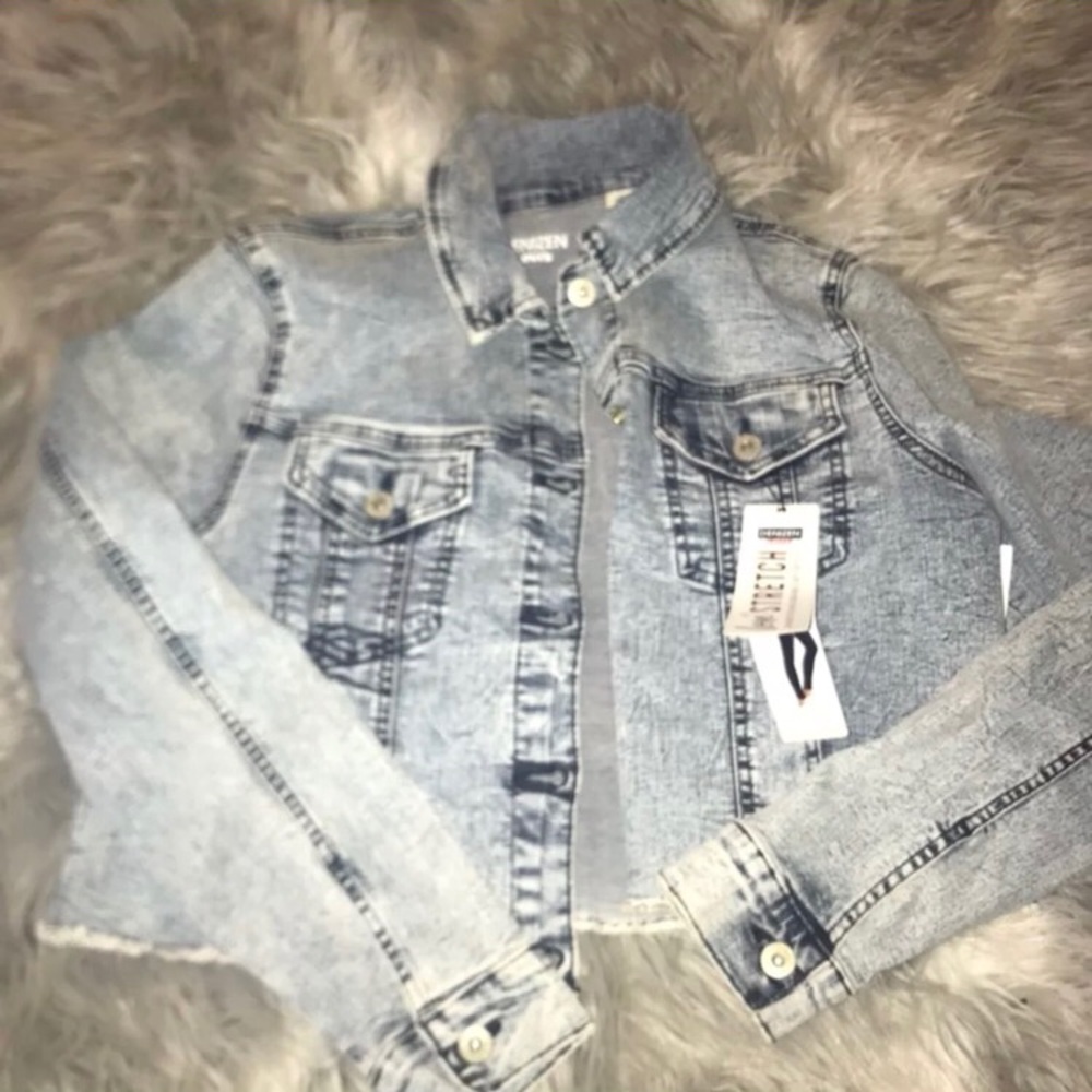 levis cropped denim jacket